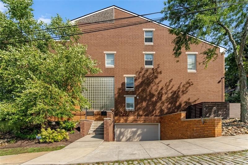 Property Photo:  5742 Fifth Avenue 102  PA 15232 