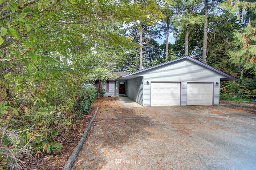 Property Photo: 360 N Schoolhouse Hill Rd WA 98548