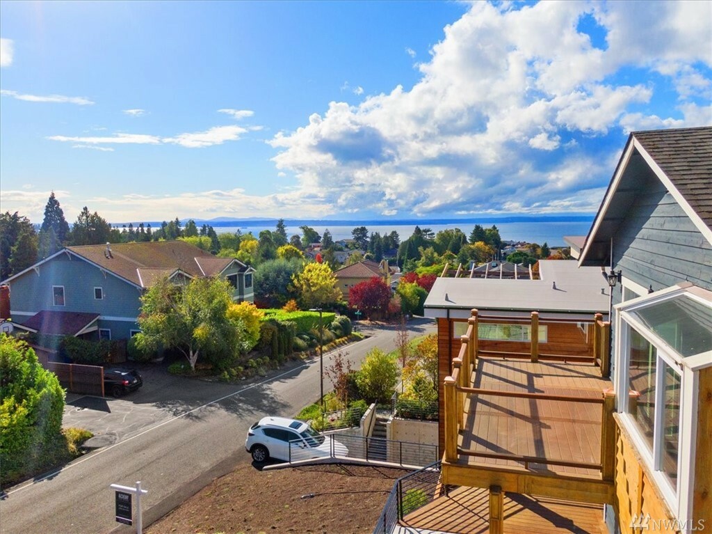 Property Photo: 808 NW 125th St B WA 98177
