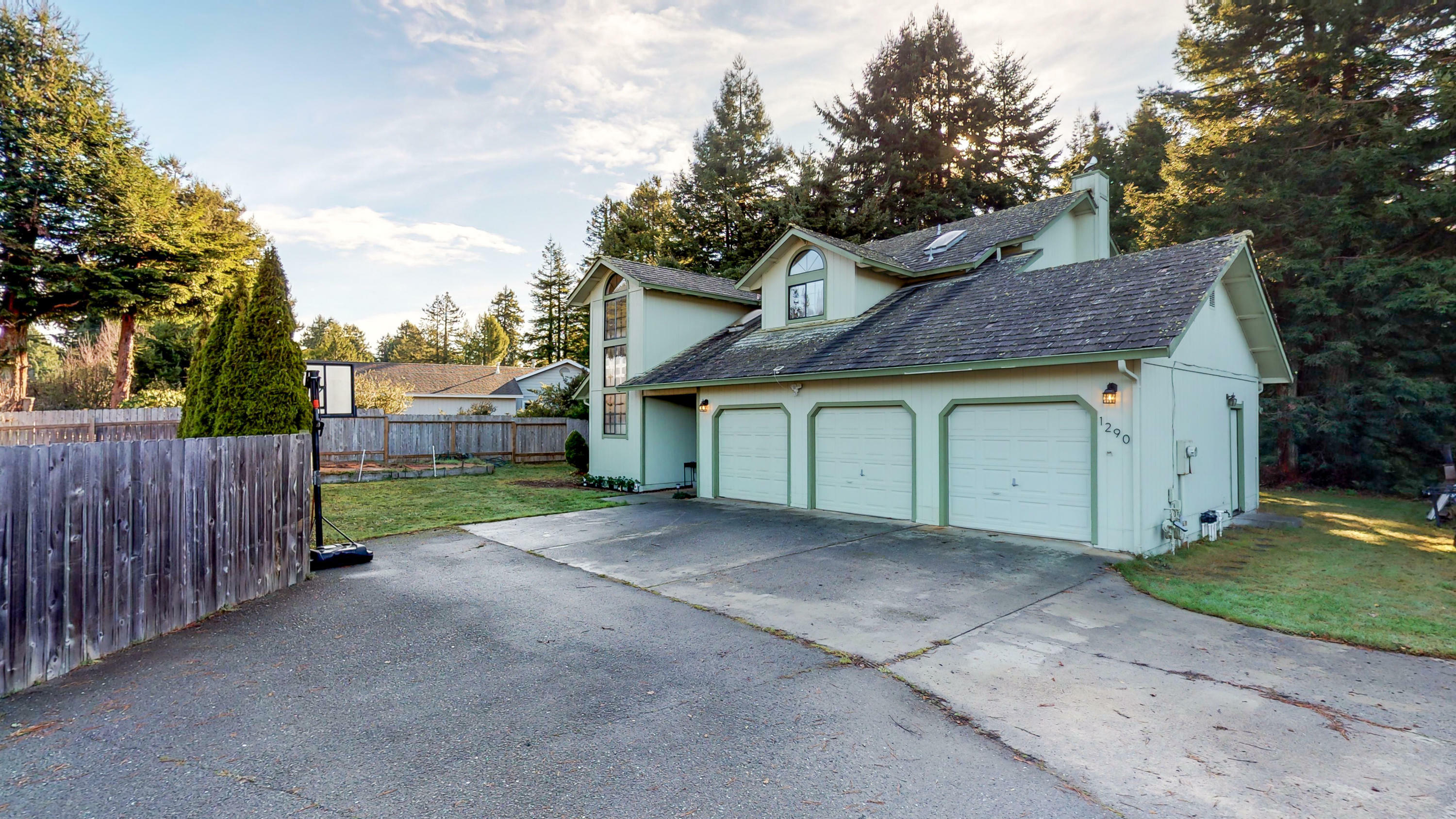 Property Photo: 1290 Leslie Road CA 95503