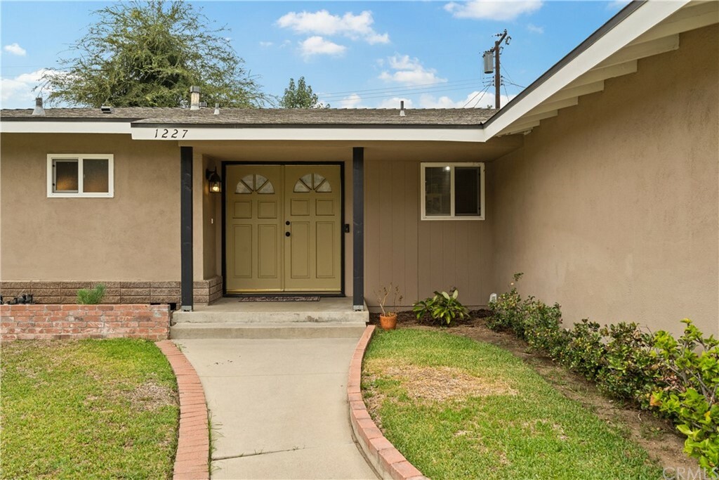 Property Photo:  1227 N Pasadena Avenue  CA 91702 