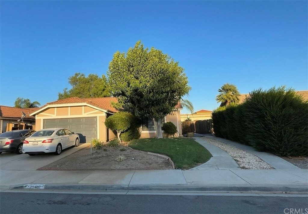 Property Photo:  29860 Avenida De Real  CA 92586 