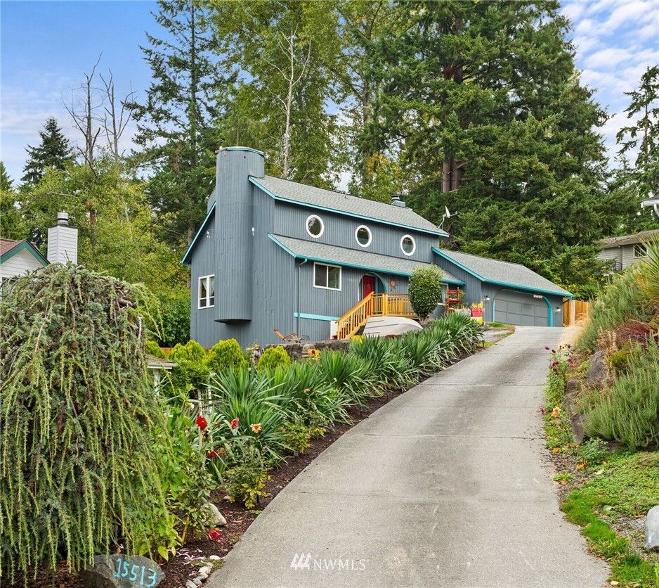 Property Photo:  15513  45th Avenue W  WA 98087 