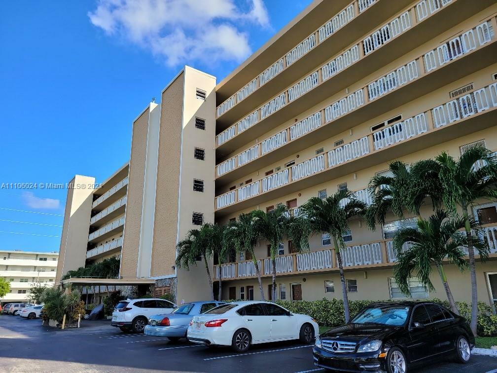 Property Photo: 319 NE 14th Ave 404 FL 33009
