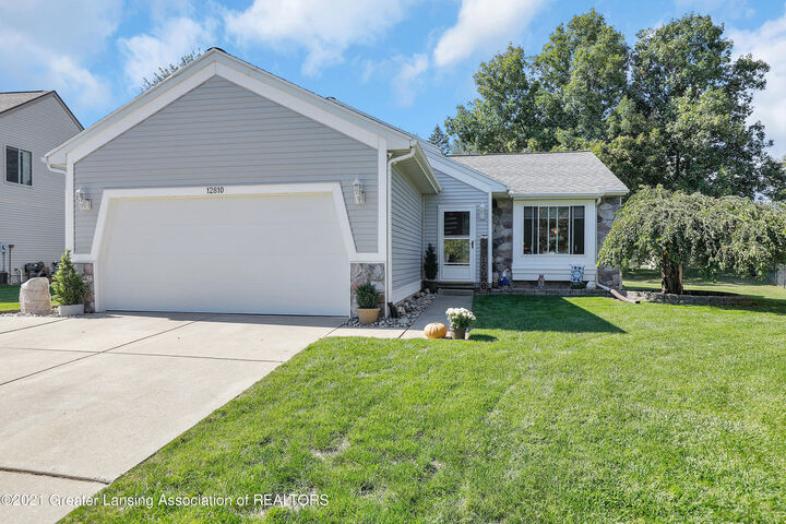 12810 Houghton Drive  Dewitt MI 48820 photo
