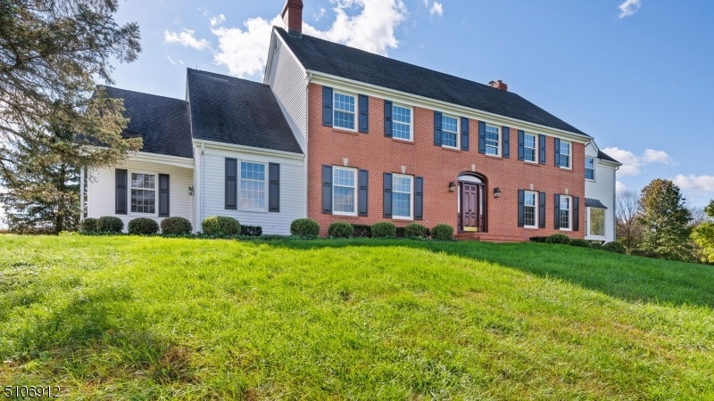 Property Photo:  5 Laga Ct  NJ 08551 