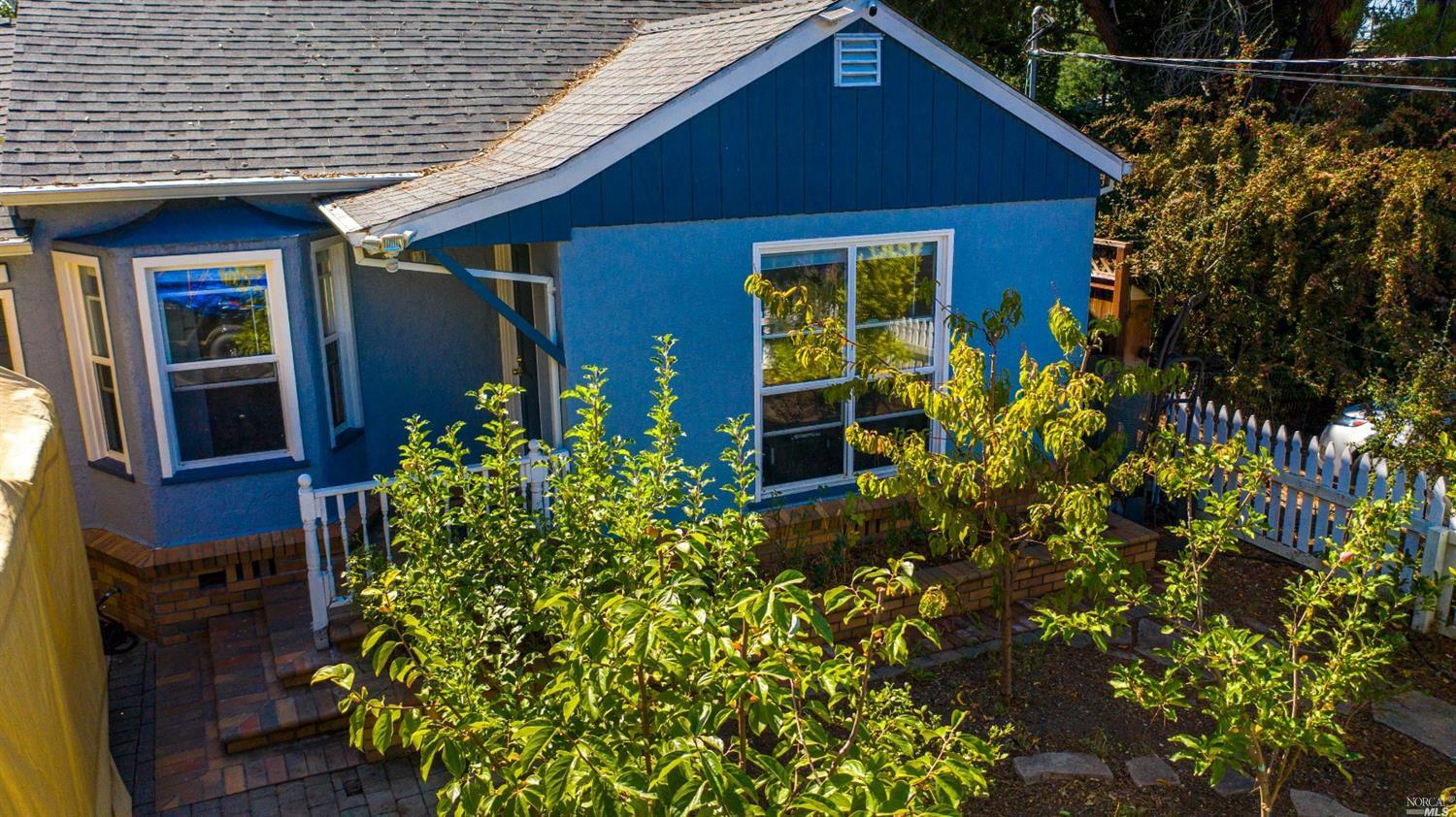 Property Photo:  762 Pine Street  CA 95404 