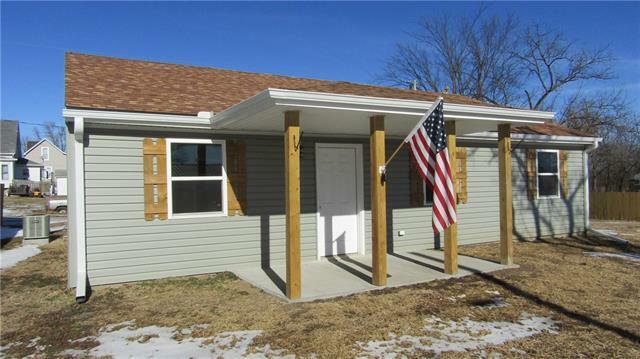 Property Photo:  108 E 7th Street  MO 64490 