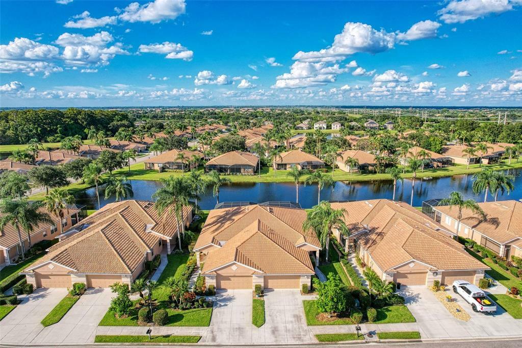 Property Photo:  8307 Eagle Isles Place  FL 34212 