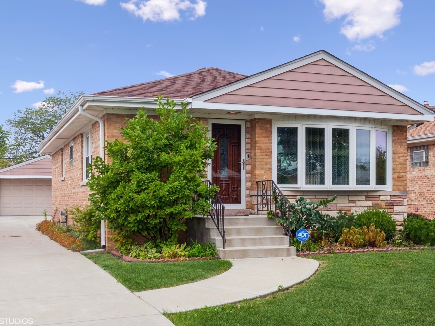 Property Photo: 4432 N Ottawa Avenue IL 60706