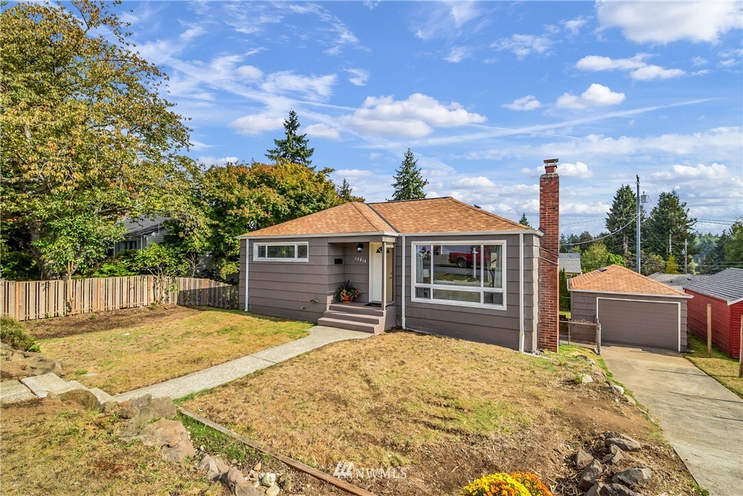 Property Photo: 15814 9 Avenue NE WA 98155