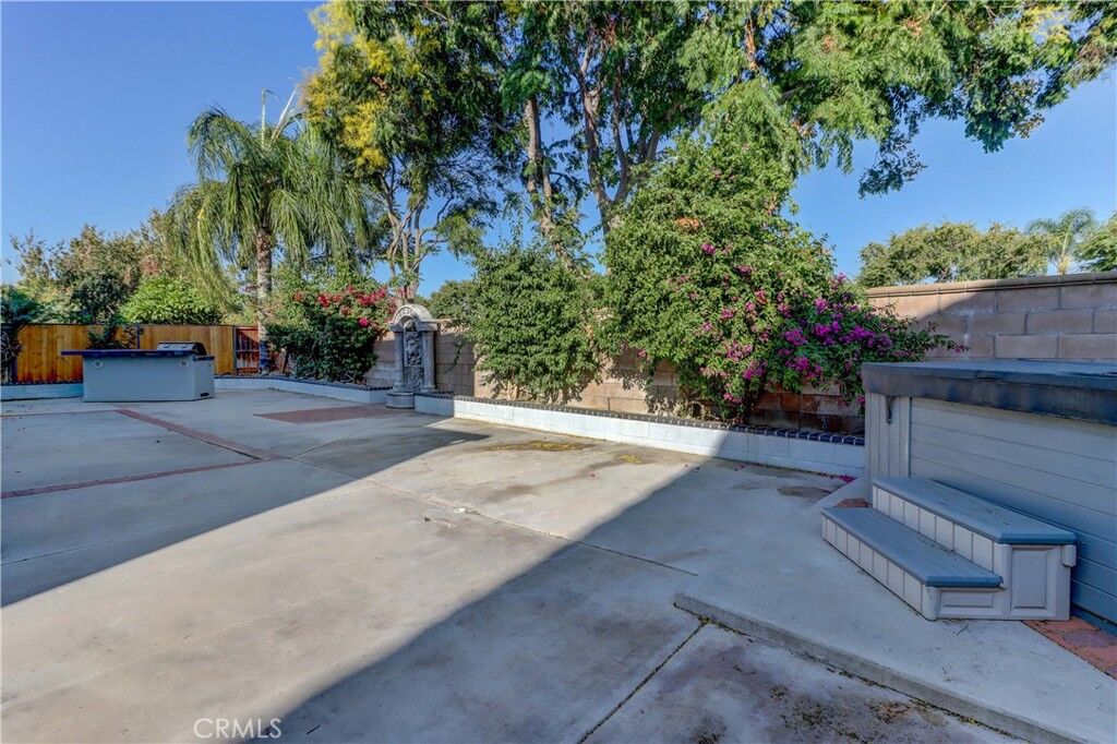 Property Photo: 6558 Red Oak Drive CA 92880