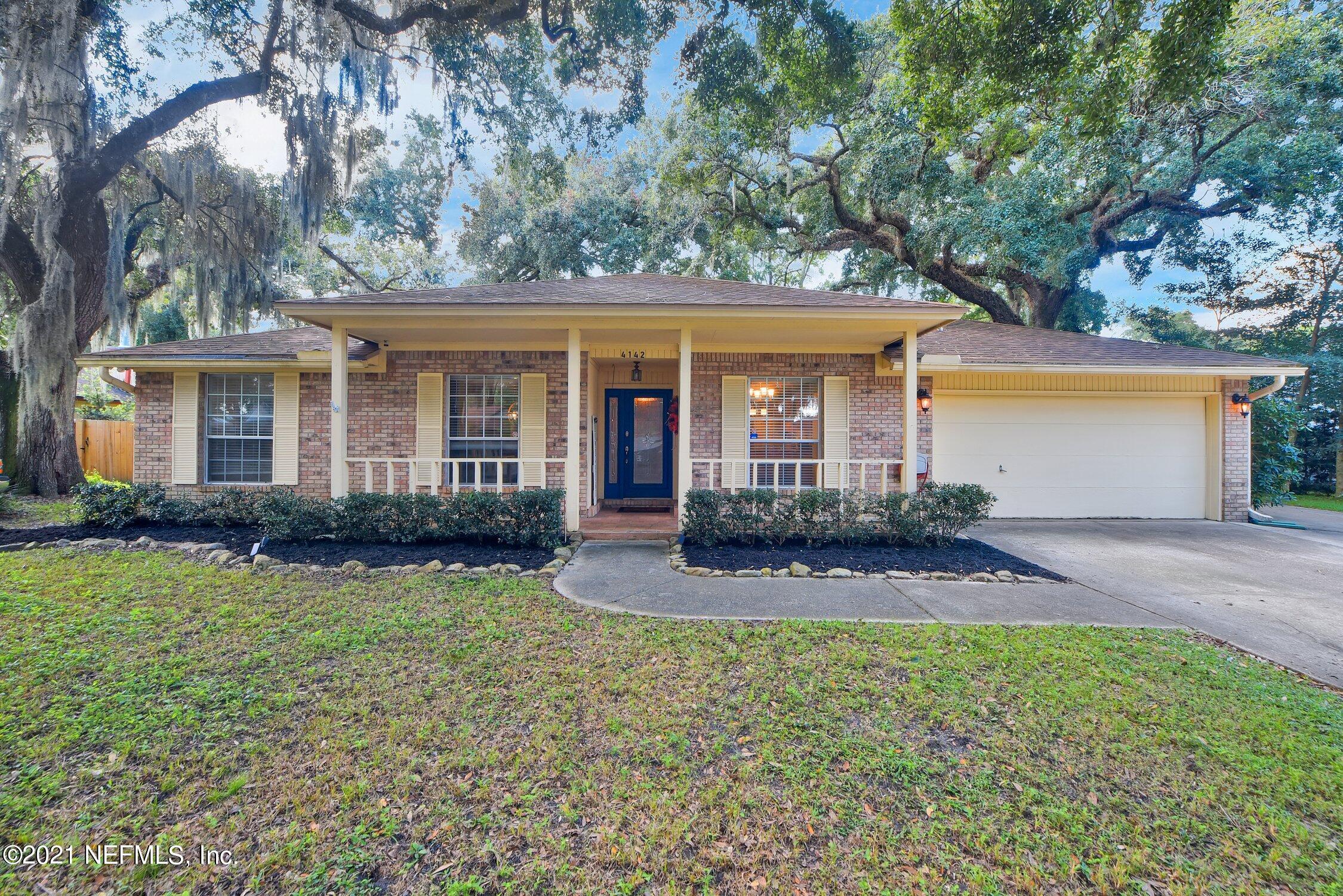 Property Photo: 4142 Castlebay Drive FL 32257