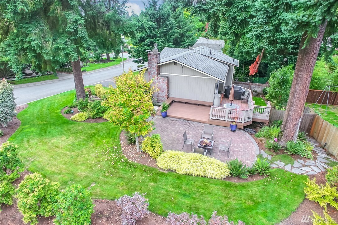 Property Photo:  2005 Palomino Dr  WA 98012 