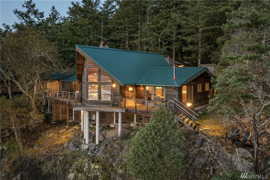 Property Photo:  724 Shoreland Dr  WA 98261 