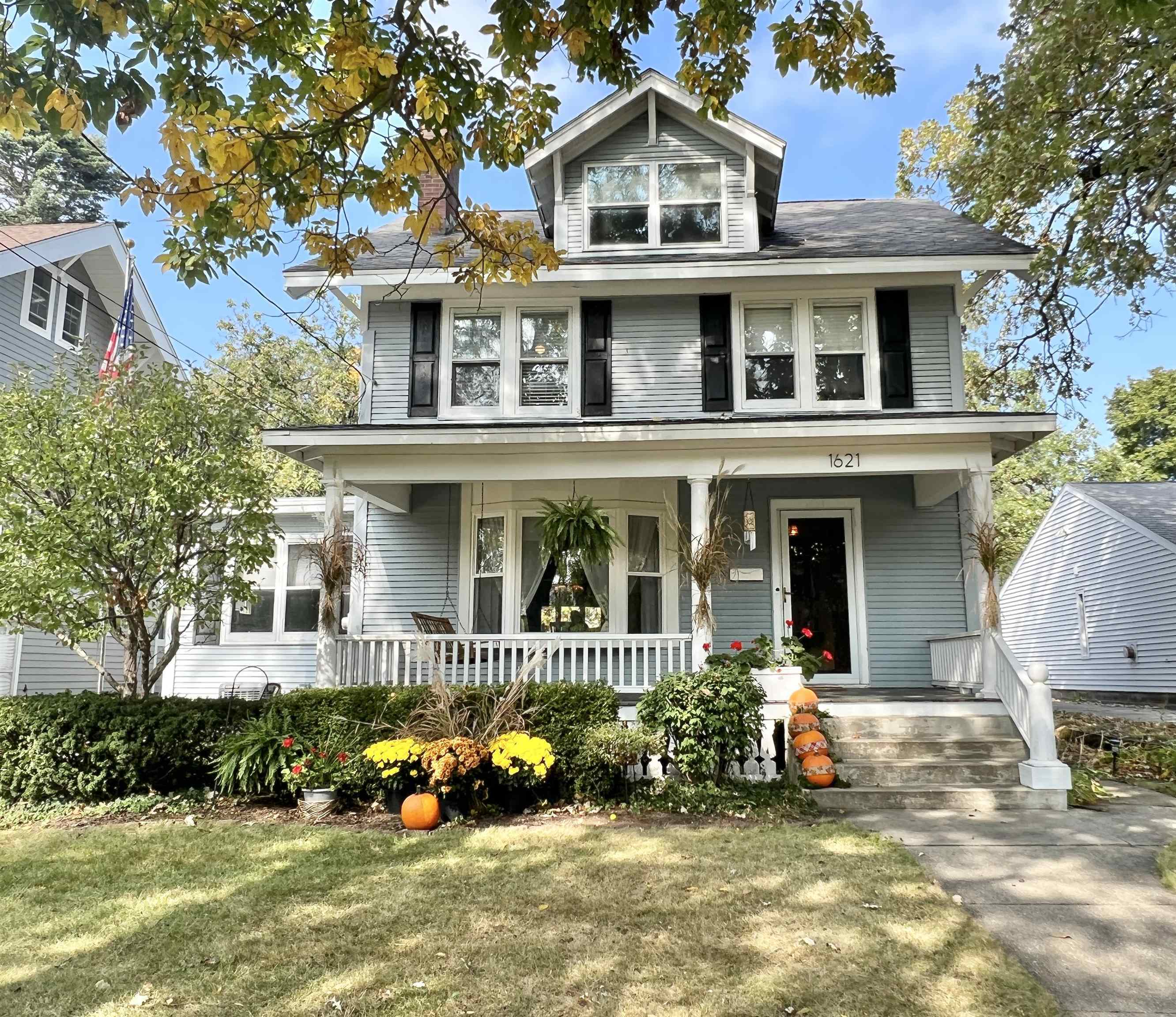 Property Photo: 1621 Emerson St WI 53511