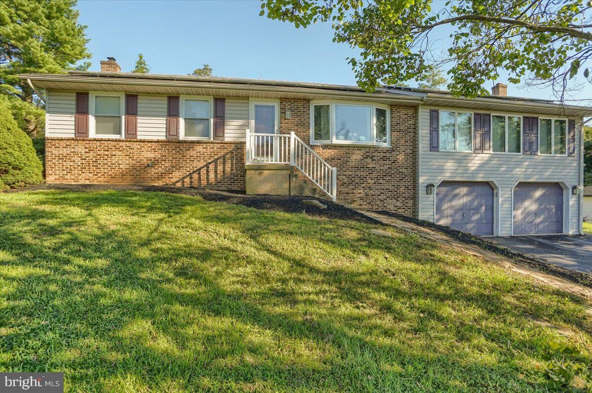 Property Photo: 7828 Kiwanis Road PA 17112