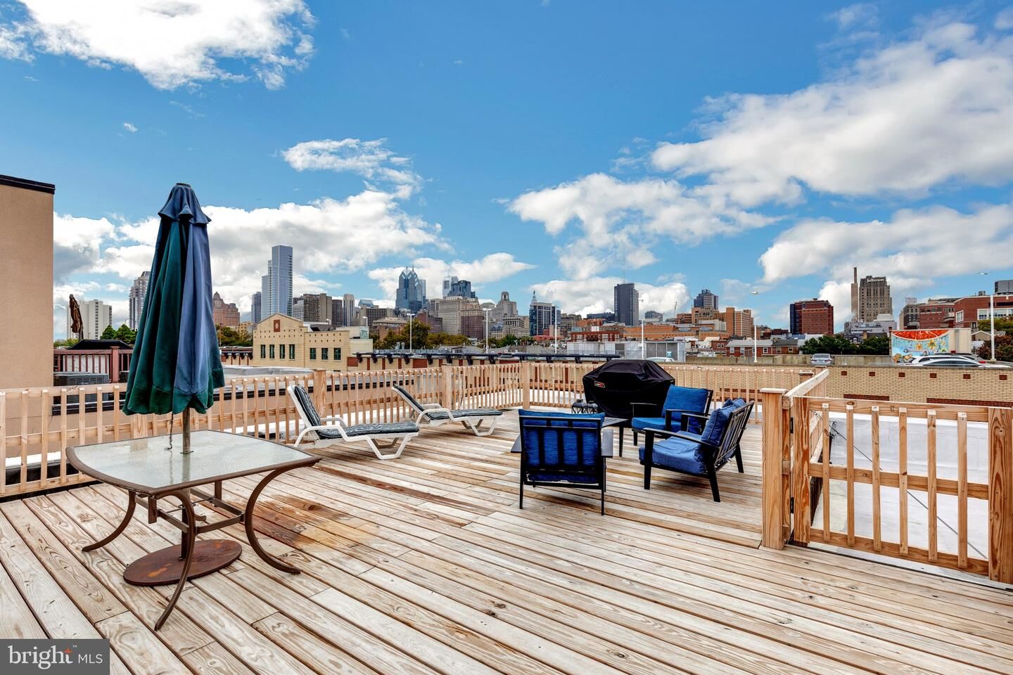 Property Photo:  600 S 9th Street 2 202  PA 19147 