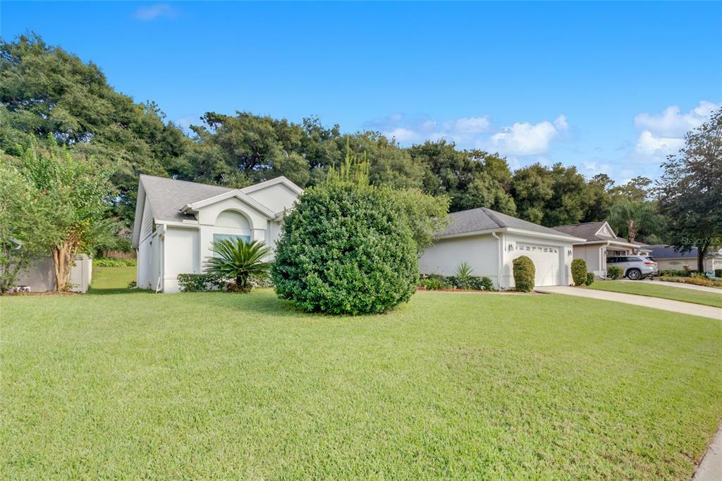 Property Photo: 1438 Maple Leaf Lane FL 32724