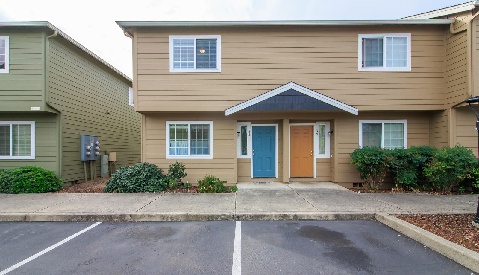 Property Photo: 2030 Brookhurst Street Apt 38 OR 97504