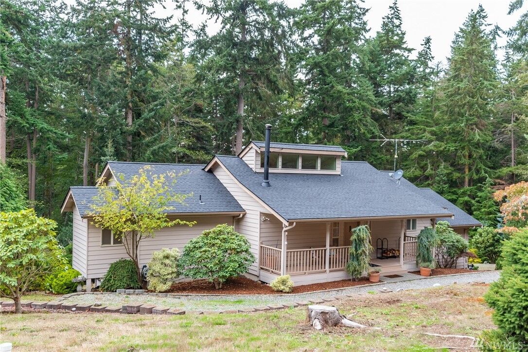 Property Photo:  632 Race Rd  WA 98239 