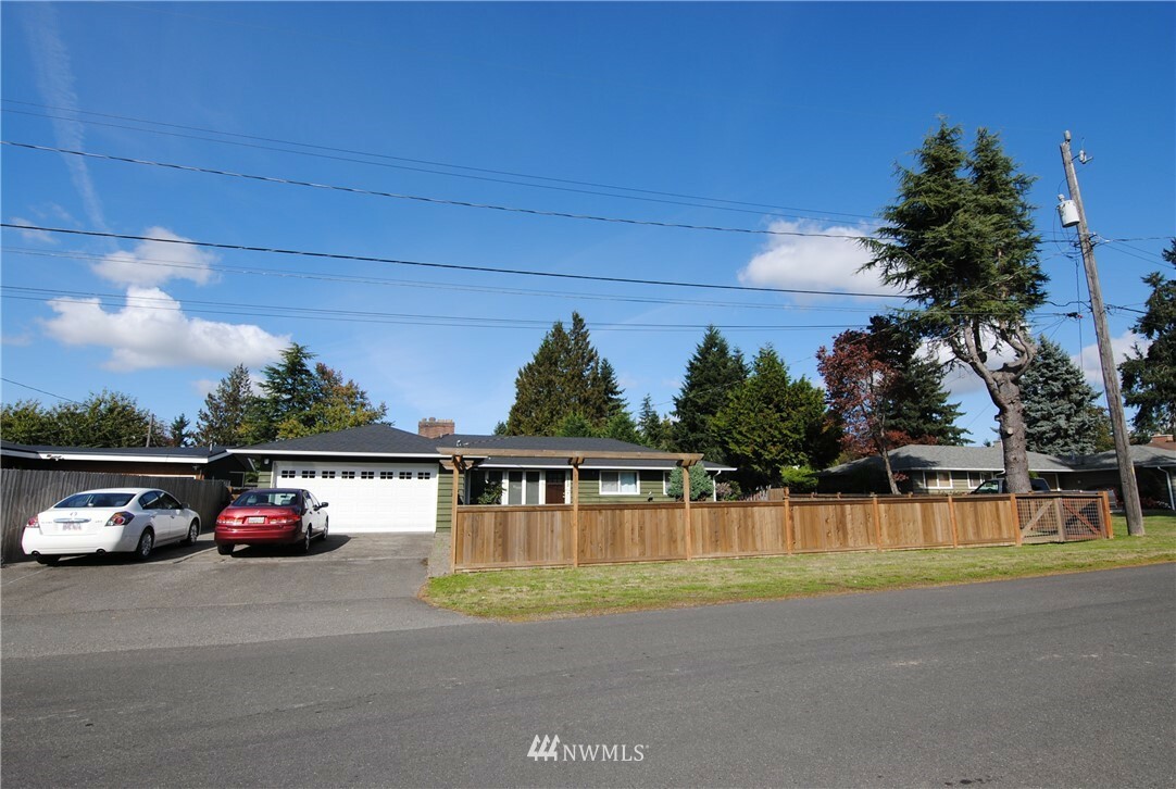 Property Photo:  502 S 144th Street  WA 98168 