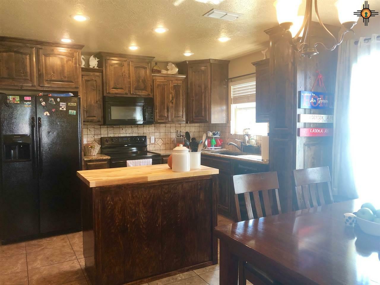 Property Photo: 412 Almond Tree NM 88101