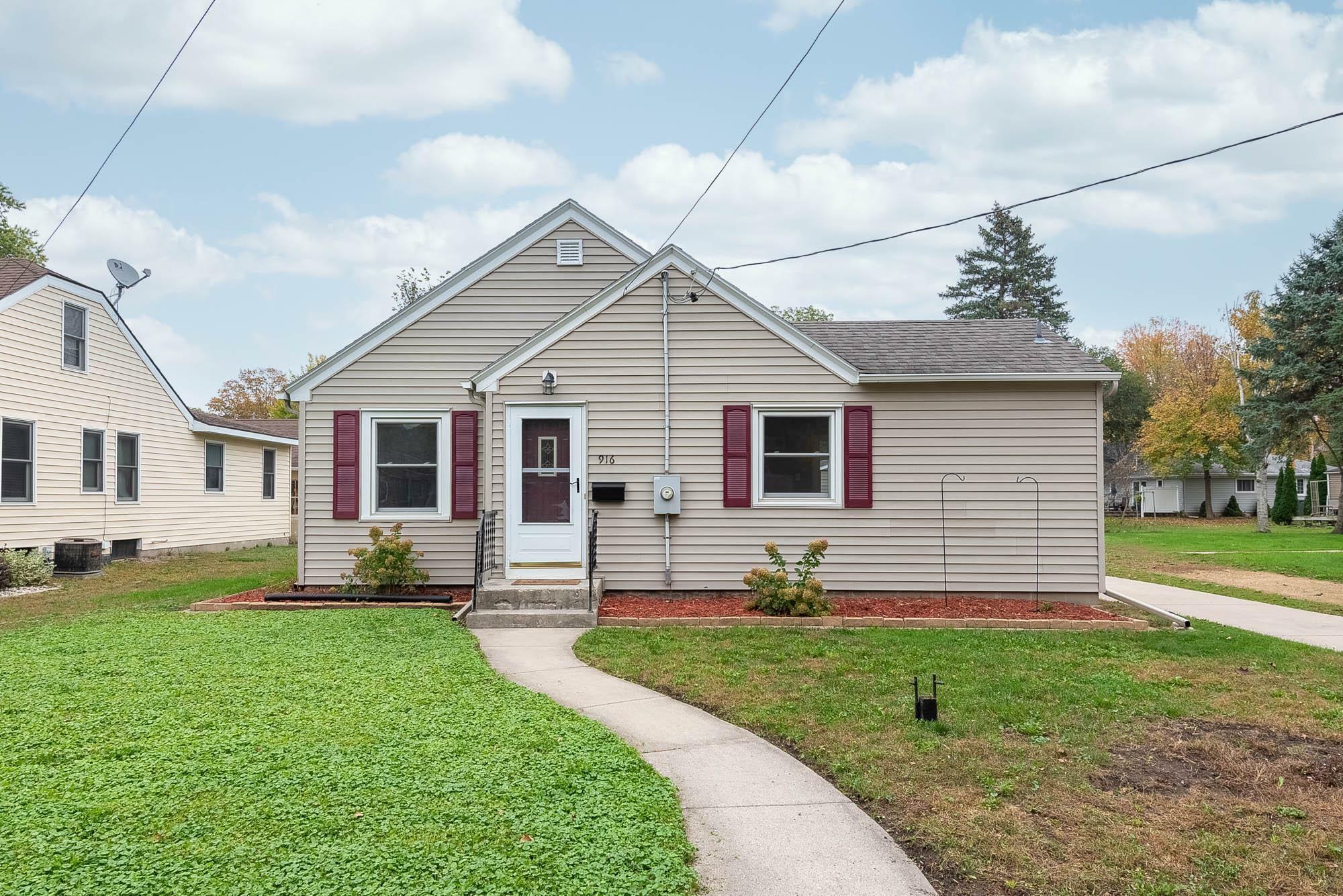 Property Photo: 916 Center Street MN 56003