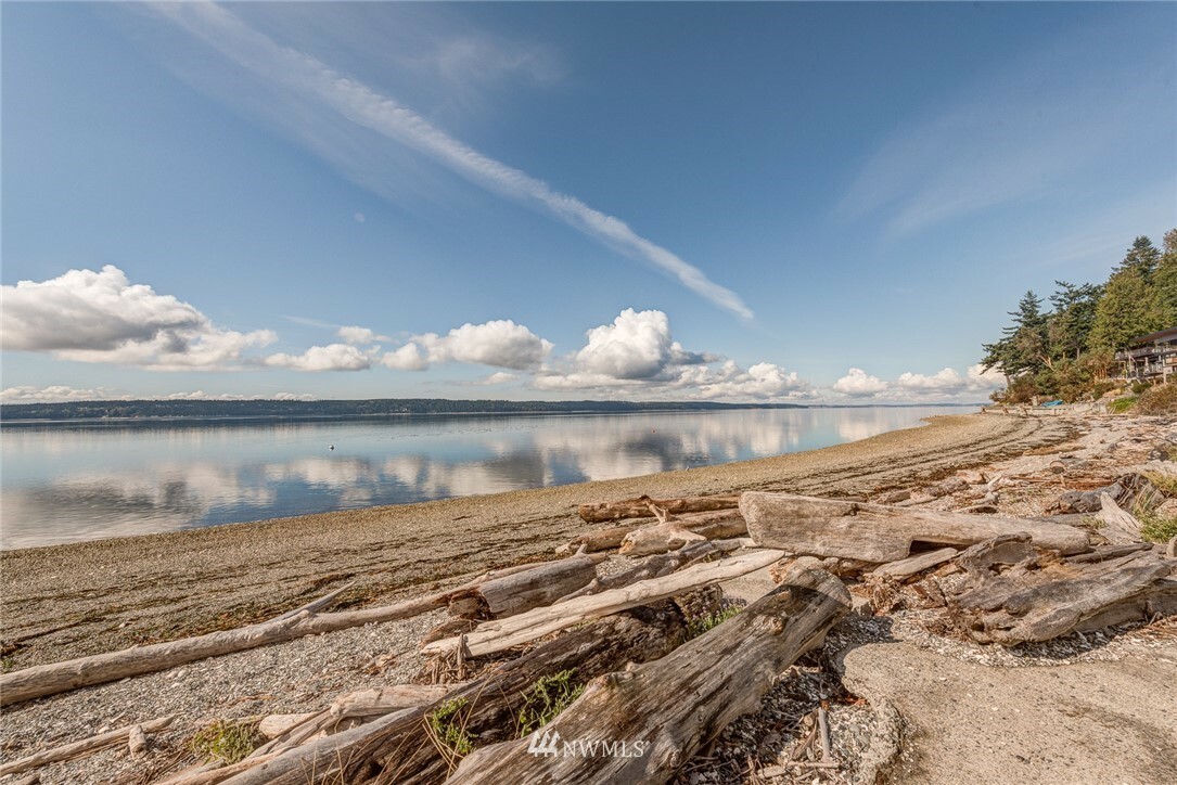 Property Photo:  2080 Breezy Point Road  WA 98282 