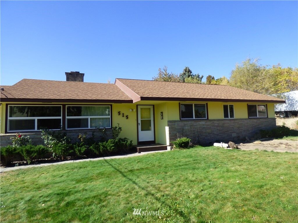 Property Photo:  515 N Ash Street  WA 98841 