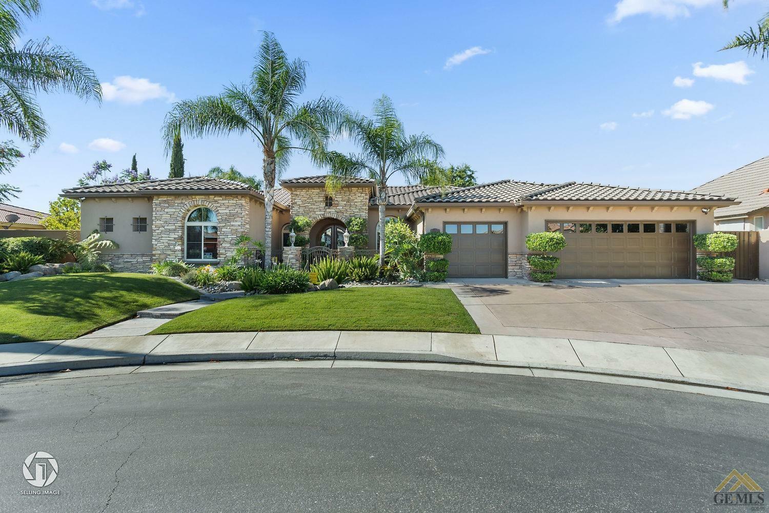 Property Photo:  10703 Queensbury Drive  CA 93312 