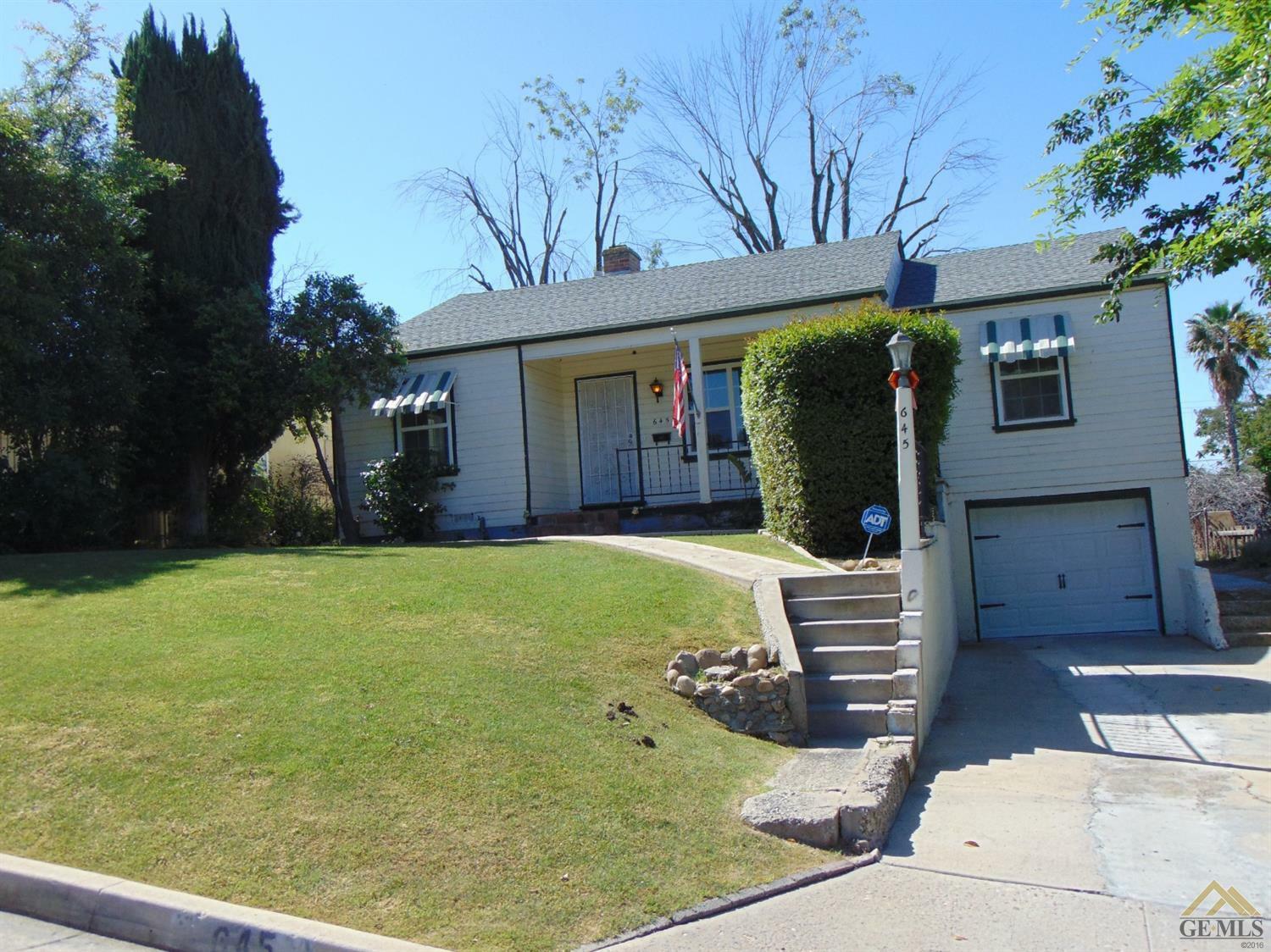 Property Photo:  645 Magnolia Avenue  CA 93305 