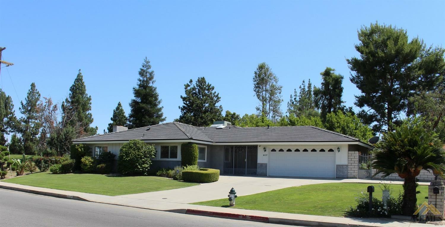 Property Photo:  6227 Sundale Avenue  CA 93309 