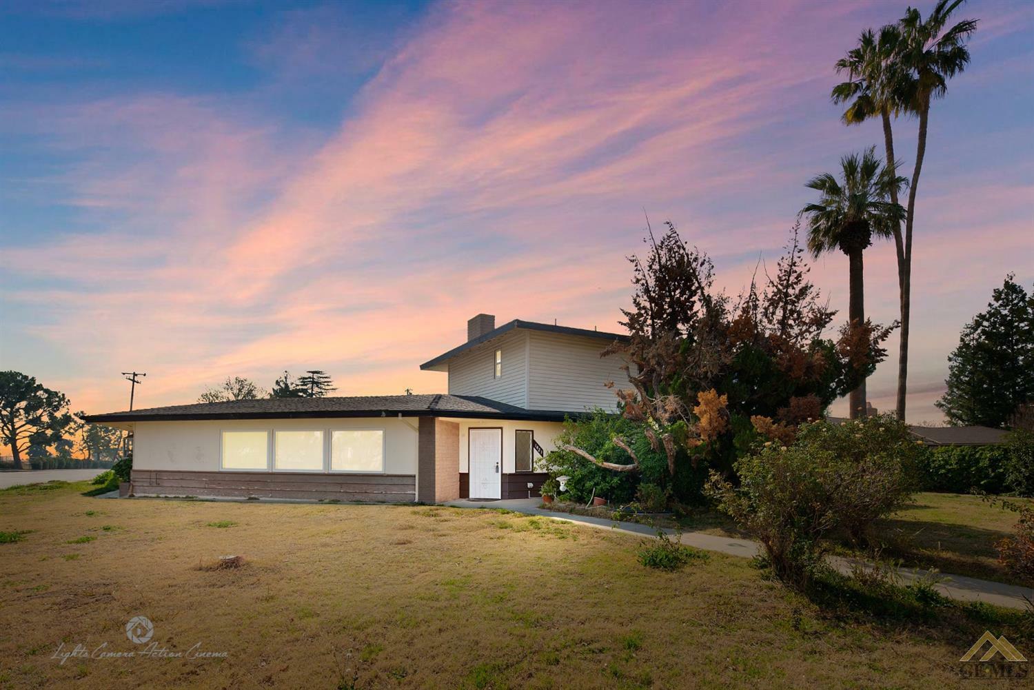 Property Photo:  1421 Panorama Drive  CA 93305 