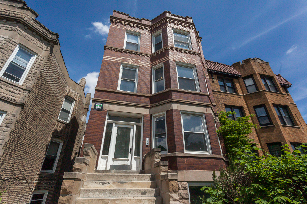 Property Photo: 2705 N Kimball Avenue 3 IL 60647