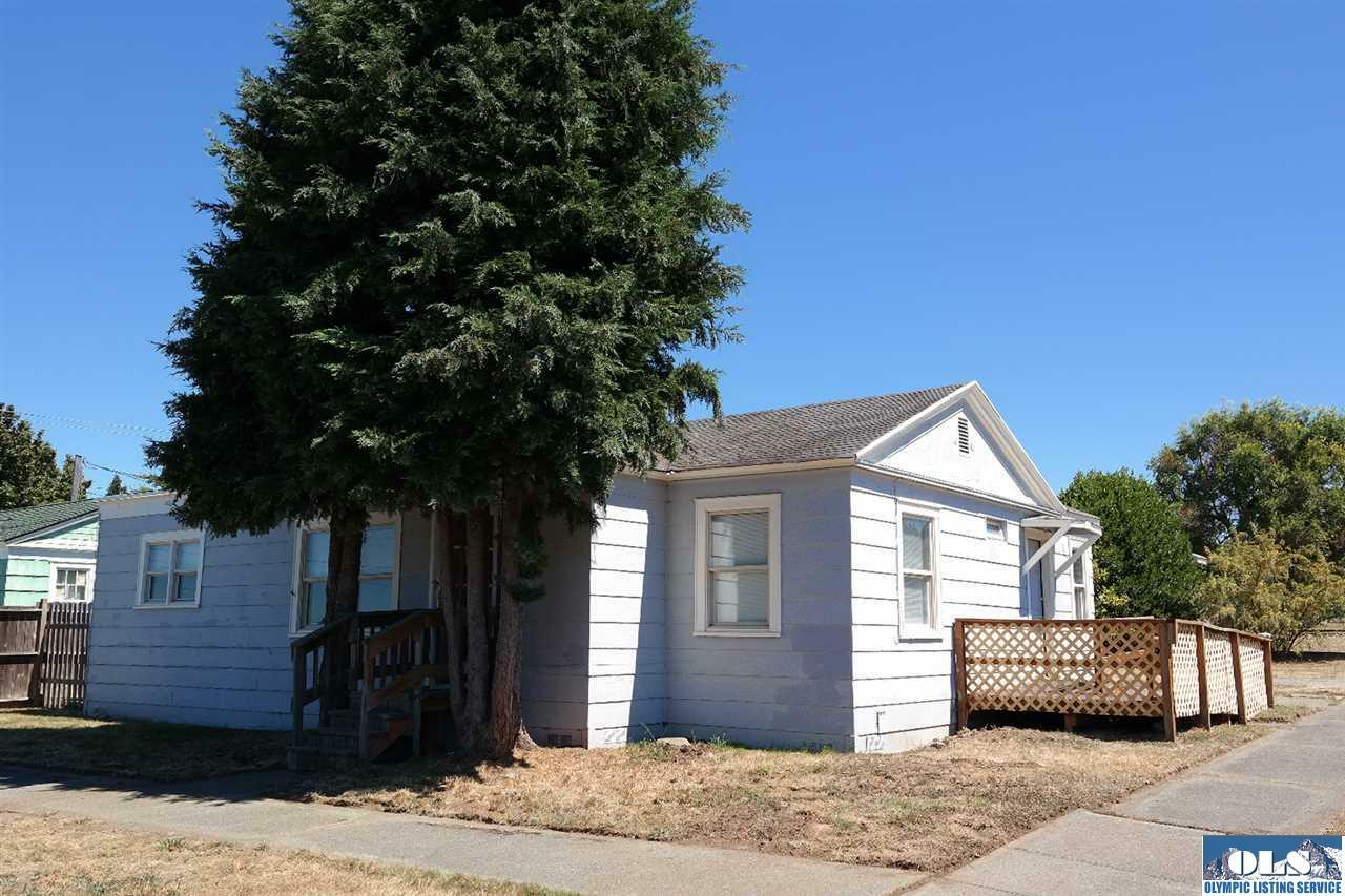 Property Photo:  321 S Chambers  WA 98362 