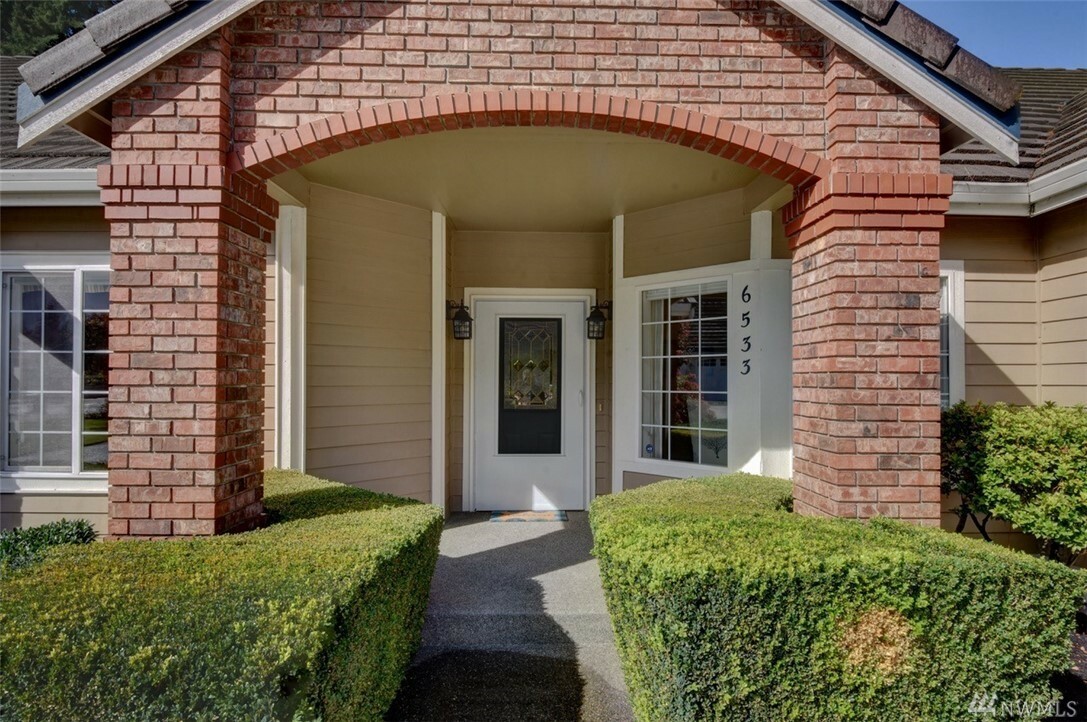 Property Photo: 6533 Turnberry SE WA 98501