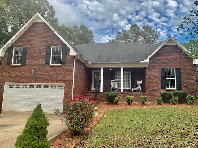 Property Photo: 1107 Oakwood Rd TN 37080