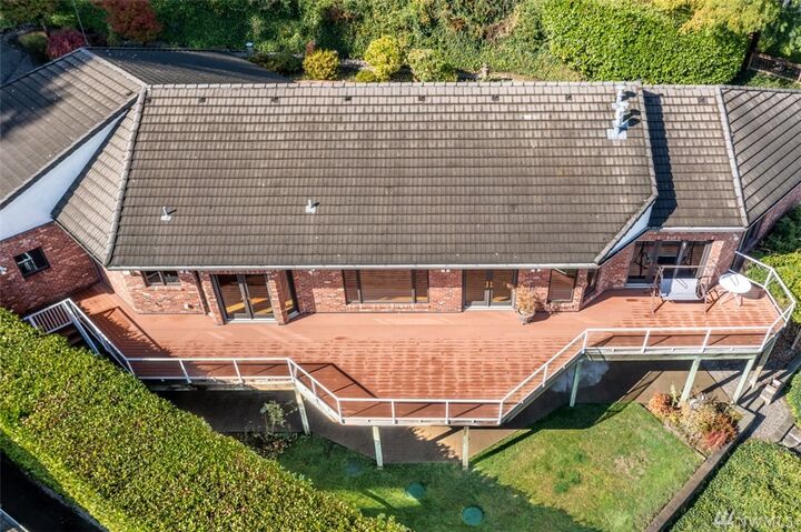 Property Photo:  3832 Country Club Dr NW  WA 98502 