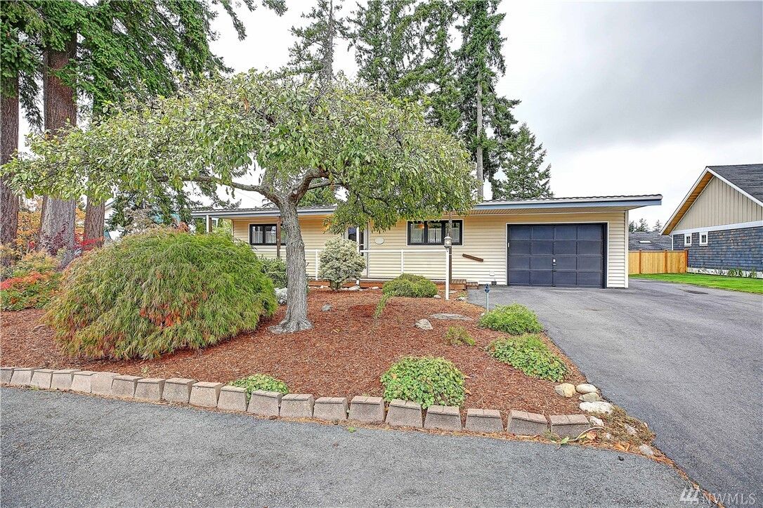 Property Photo:  275 Prestwick Dr  WA 98282 