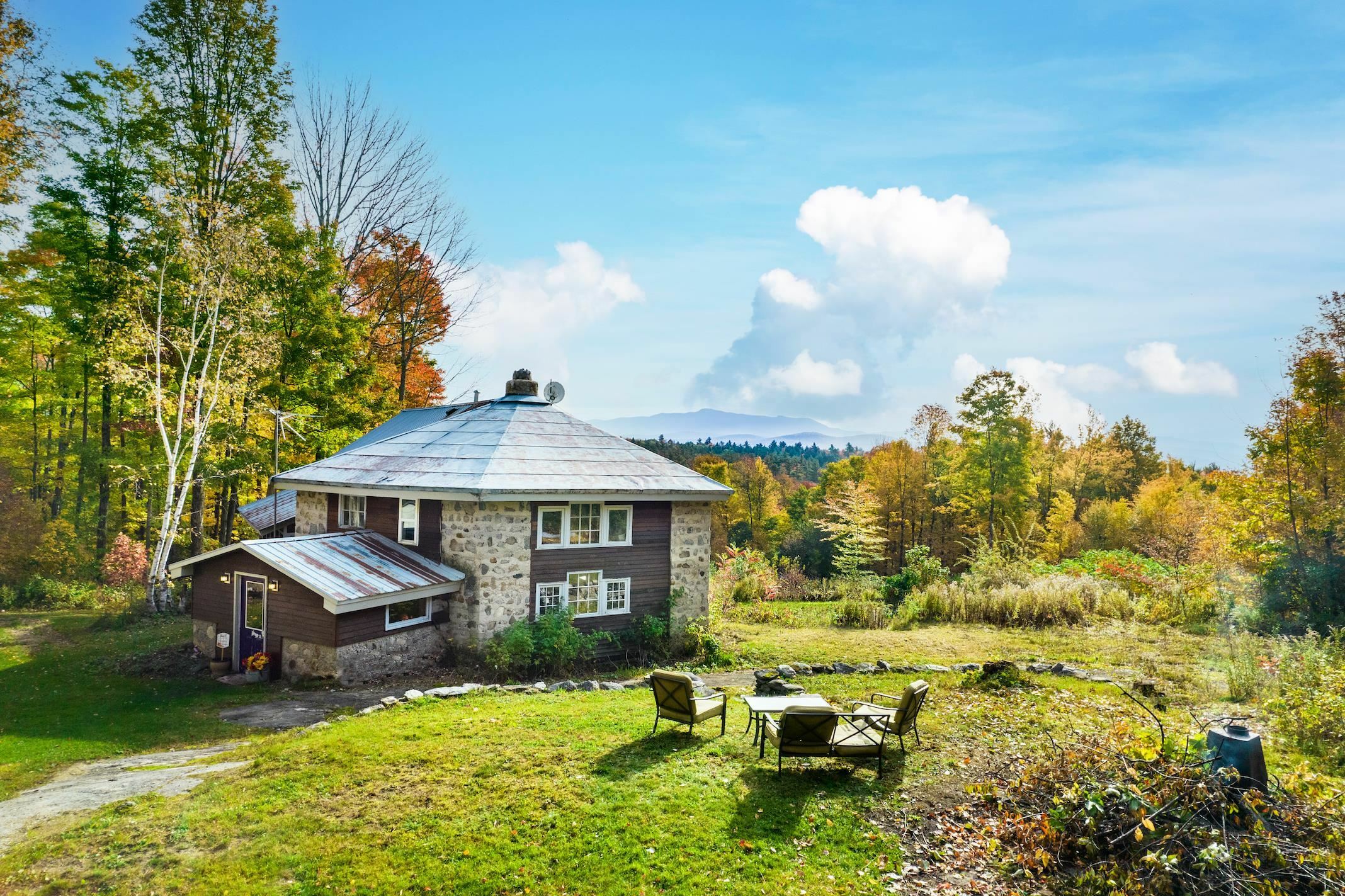 Property Photo:  100 Devino Road  VT 05468 