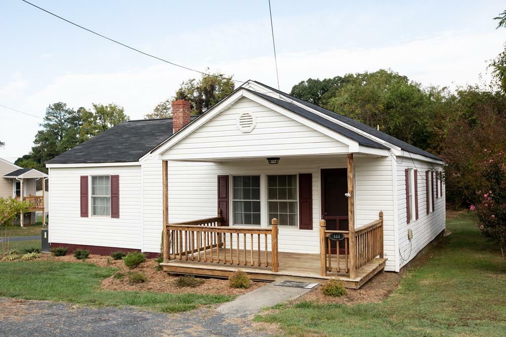 Property Photo:  144 Hancock St  VA 26936 