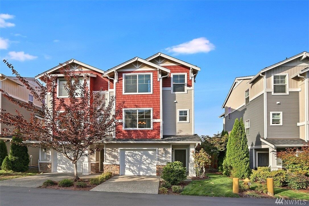 Property Photo: 401 126th Place SE B WA 98208