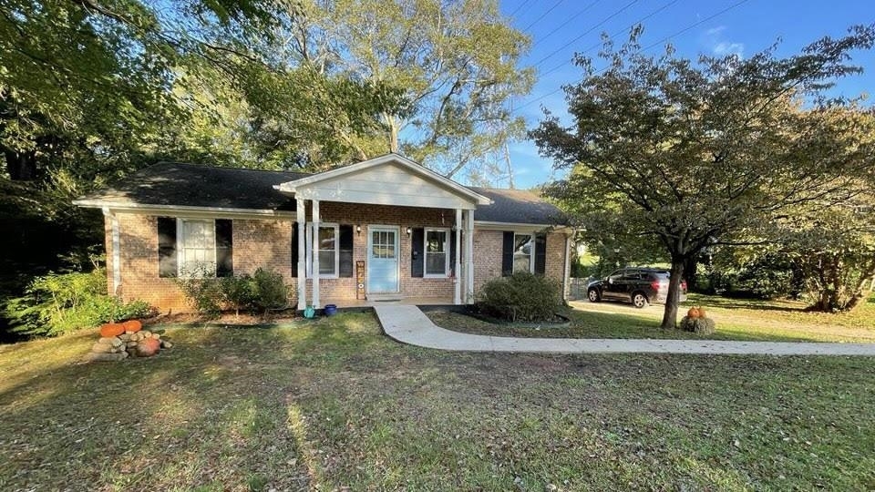 Property Photo:  121 Greengate Lane  SC 29307-2216 