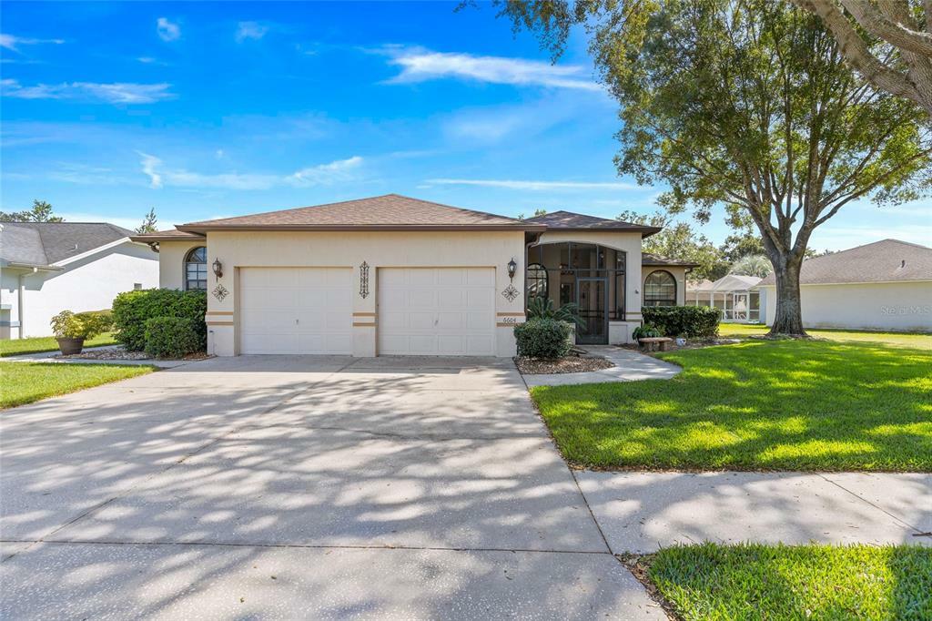 Property Photo: 6604 Northlake Drive FL 33542