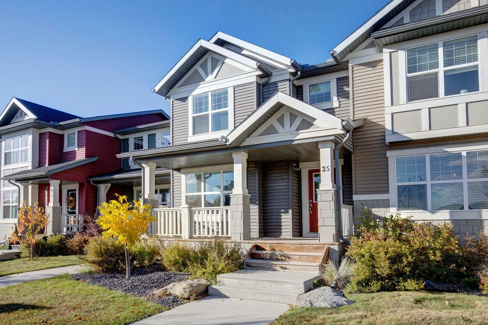 Property Photo: 25 Sunvalley Road AB T4C 0X7