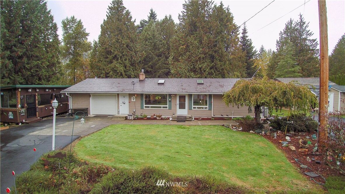 Property Photo: 29420 47th Avenue E WA 98338