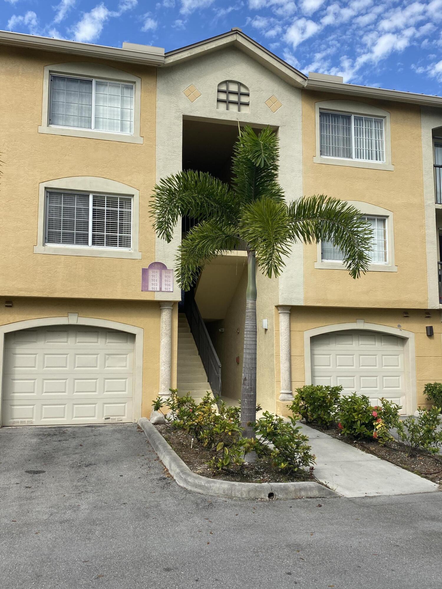 Property Photo: 900 Crestwood Court S 911 FL 33411