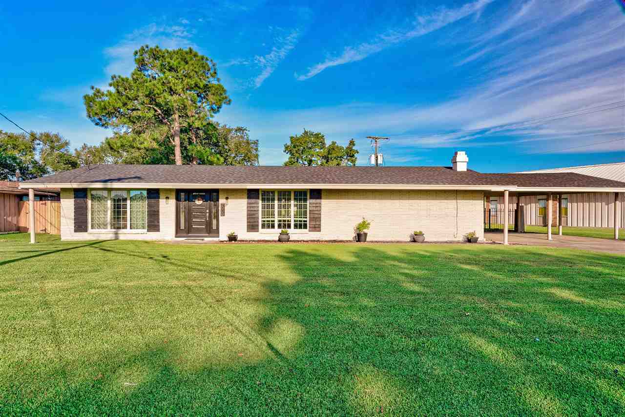 Property Photo:  2000 Llano St  TX 77651 