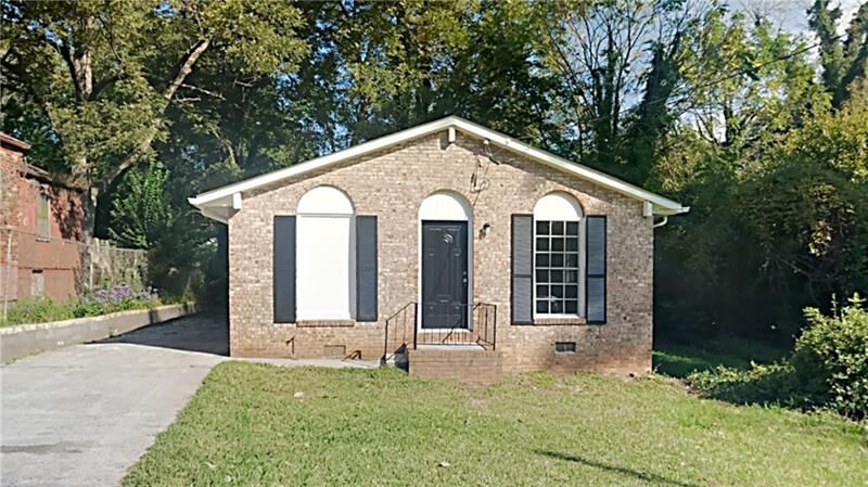 Property Photo: 1351 Eason Street NW GA 30314